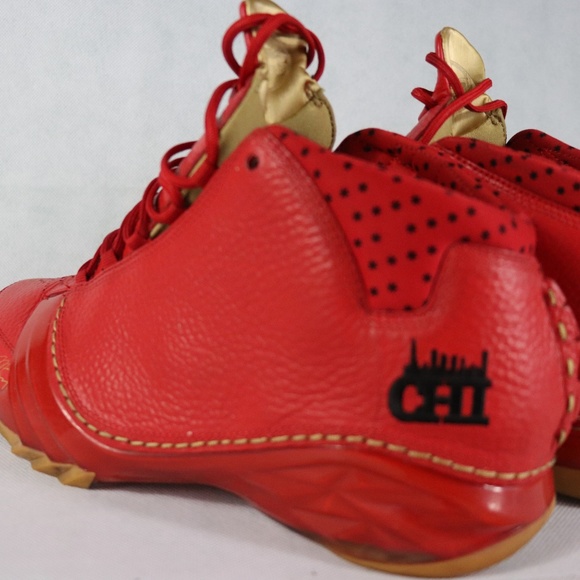 shoes - Picture 2 of 5